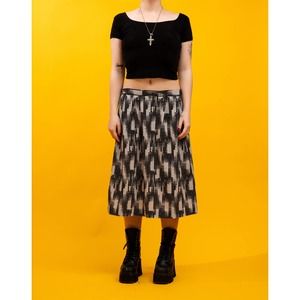 Vintage 90s skirt with an optical illusion print